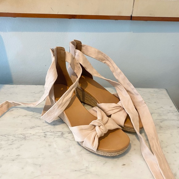 NEW UGG Yarrow Espadrille Wedge Sandal Size 8.5 - Picture 2 of 5